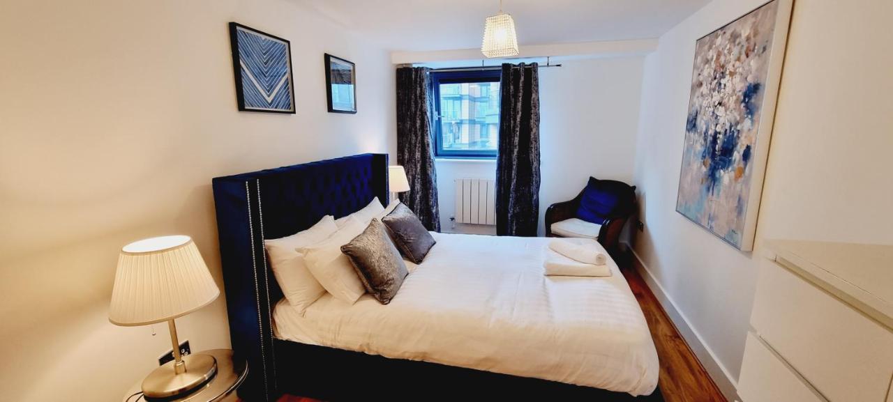 Waterside Apartment Canary Wharf Londra Dış mekan fotoğraf