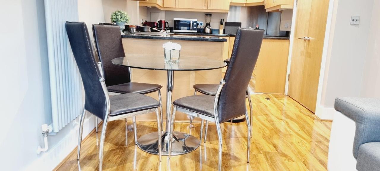 Waterside Apartment Canary Wharf Londra Dış mekan fotoğraf